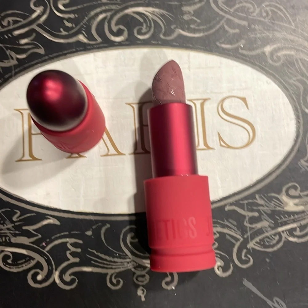 Jeffree Star Velvet Trap Lipstick In The Color Mouse Trap